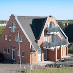 Haus-eriel-og-rechts Brösum