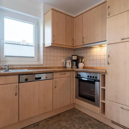 Haus-eriel-og-rechts Appartement Brösum