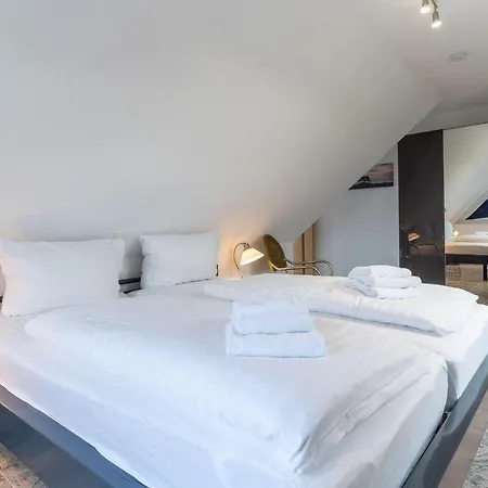 Haus-eriel-og-rechts * Brösum