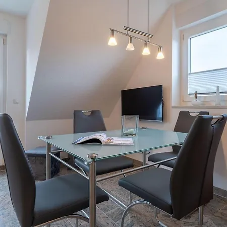 Haus-eriel-og-rechts Apartment Brosum