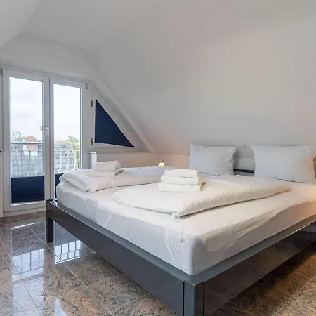 Haus-eriel-og-rechts Brösum