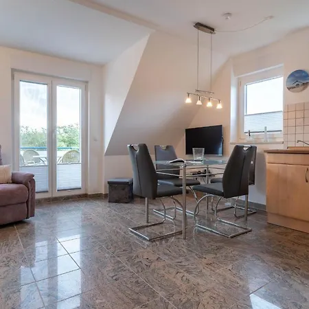 Διαμέρισμα Haus-eriel-og-rechts Brösum