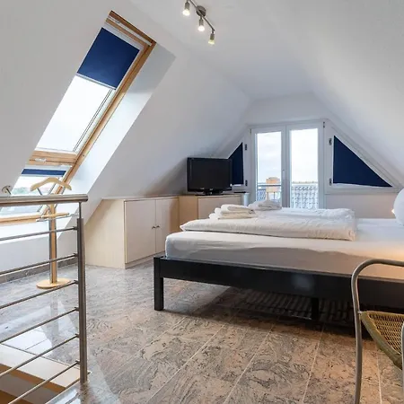 Haus-eriel-og-rechts *