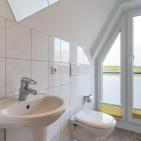 Διαμέρισμα Haus-eriel-og-rechts Brösum