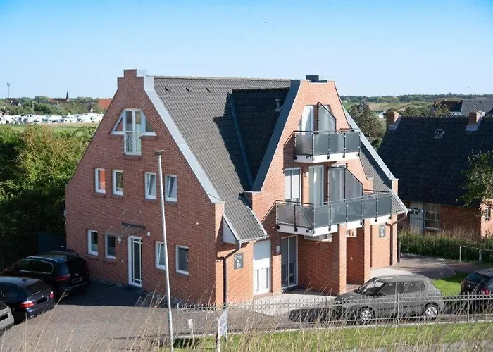 Haus-eriel-og-rechts Brösum